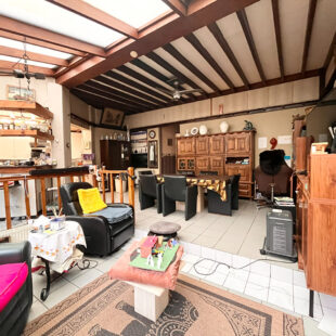 Maison Tourcoing 10 pièce(s) 273.5 m2 I avec garage idéal investisseurs!