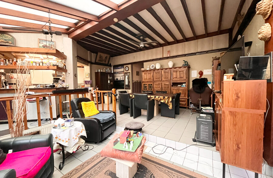 Maison Tourcoing 10 pièce(s) 273.5 m2 I avec garage idéal investisseurs!