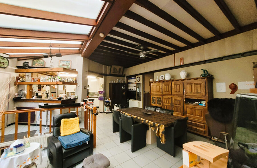 Maison Tourcoing 10 pièce(s) 273.5 m2 I avec garage idéal investisseurs!