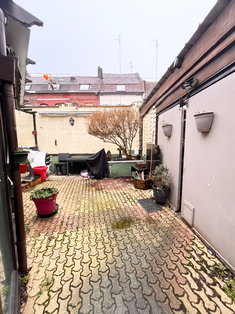 Maison Tourcoing 10 pièce(s) 273.5 m2 I avec garage idéal investisseurs!