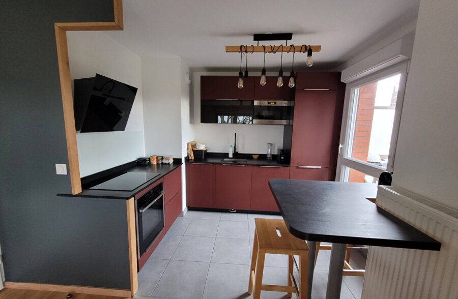 Appartement T4 à Provin 5pièce(s) 85.50 m2 avec parking et garage.