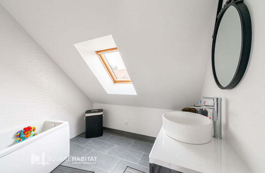 MAISON SEMI INDIVIDUELLE  Sous compromis 