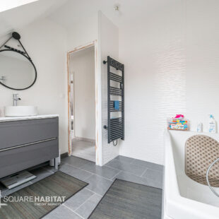 MAISON SEMI INDIVIDUELLE  Sous compromis 
