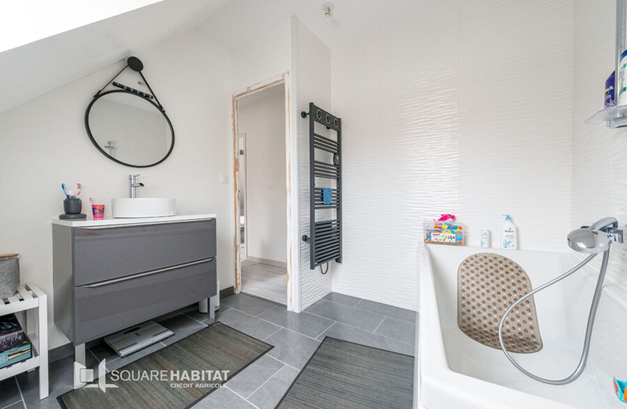 MAISON SEMI INDIVIDUELLE  Sous compromis 