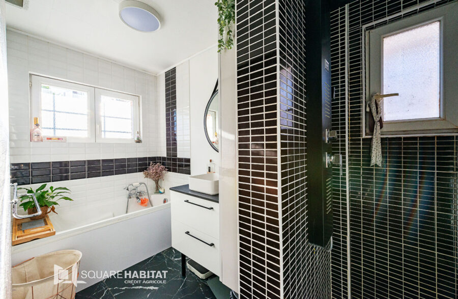MAISON SEMI INVIDUELLE DE 110 M²  Sous compromis 