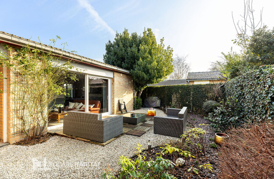 Maison plain pied 5 pièces 130 m2 jardin+garage  Sous compromis 