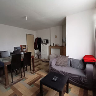 IMMEUBLE À ANNAY