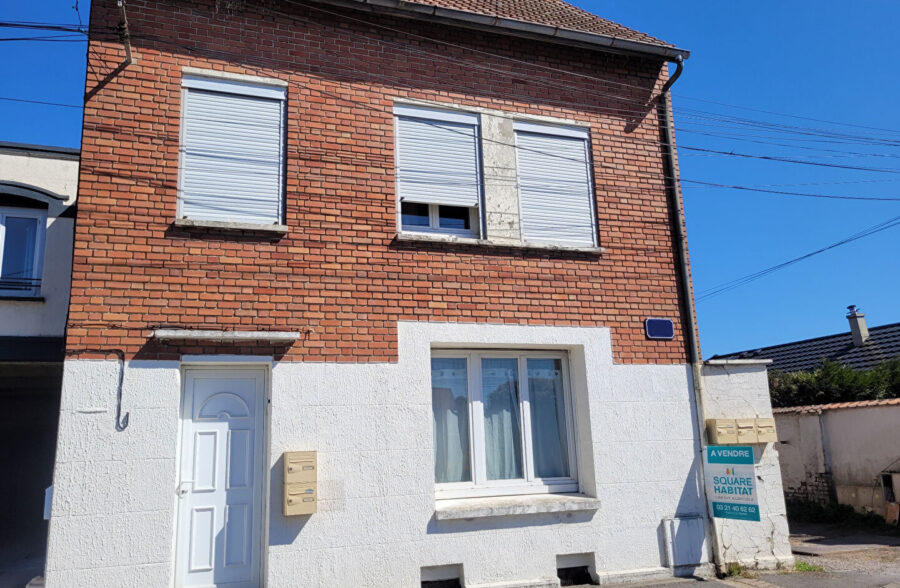IMMEUBLE À ANNAY  Sous compromis 