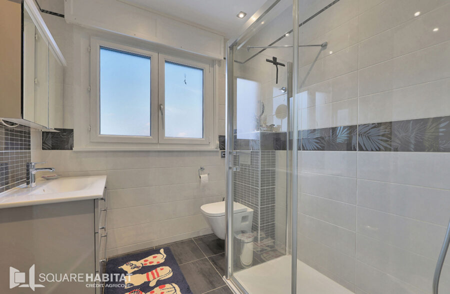 Maison Neuvireuil 7 pièce(s) 120 m2  Sous offre 