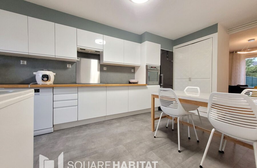 Maison semi individuelle 3 Chambres + sous sol <small> Sous compromis </small>