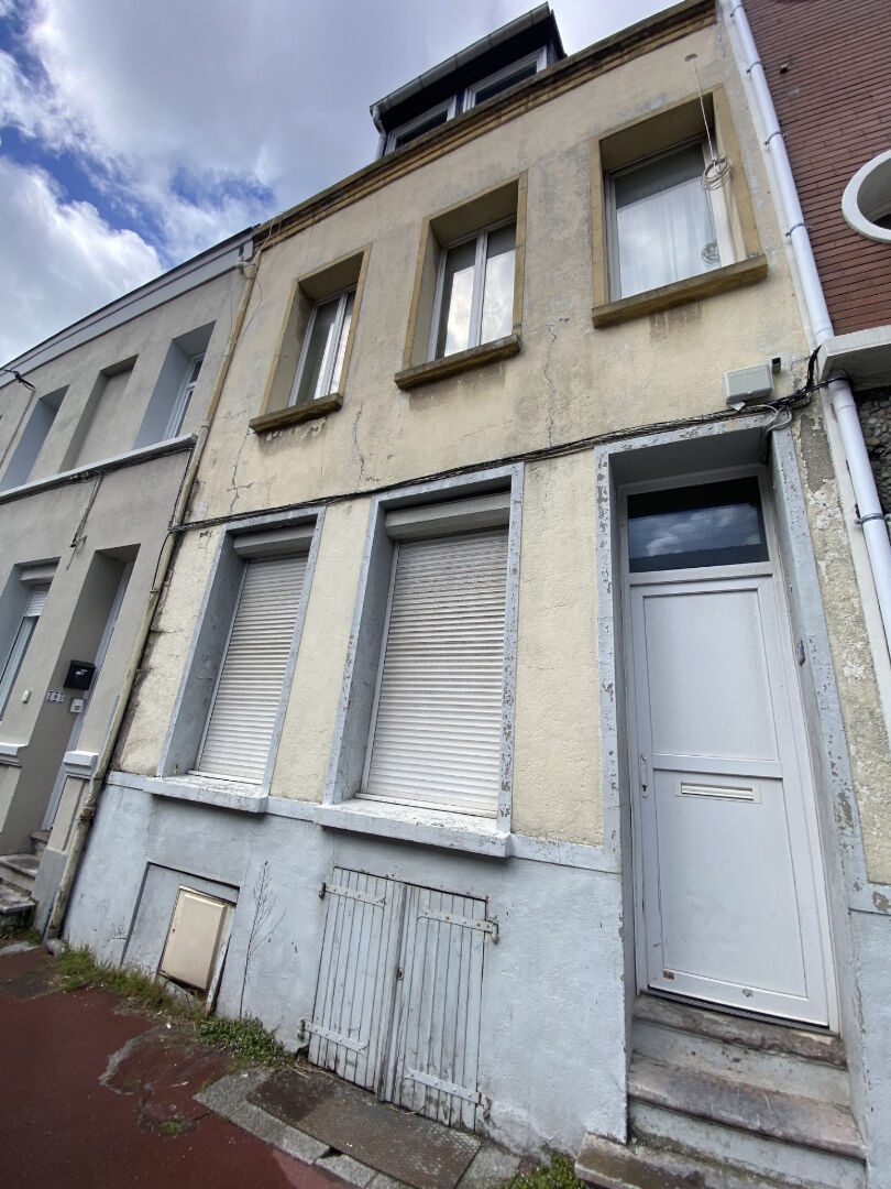CALAIS-QUARTIER ST-PIERRE <small> Sous compromis </small>