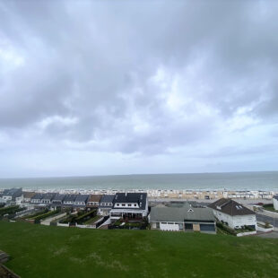CALAIS PLAGE -VUE MER <small> Sous compromis </small>