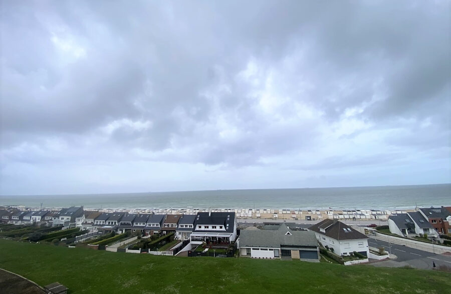 CALAIS PLAGE -VUE MER <small> Sous compromis </small>