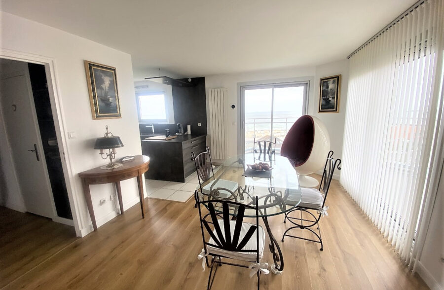 CALAIS PLAGE -VUE MER <small> Sous compromis </small>