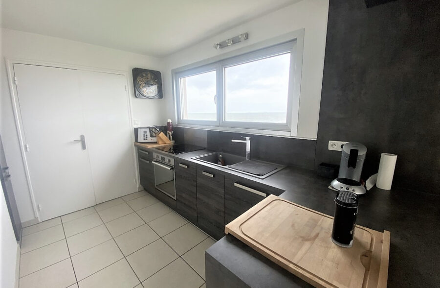 CALAIS PLAGE -VUE MER <small> Sous compromis </small>