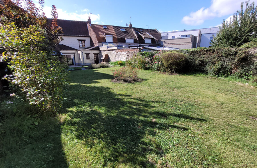 Maison Templemars avec double entrée  4 chambres jardin et garage <small> Sous compromis </small>