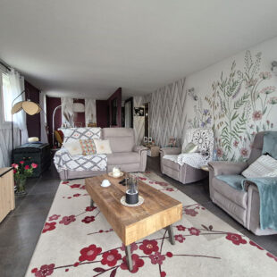 GRAND APPARTEMENT 2 CHAMBRES AVEC BALCON CENTRE VILLE