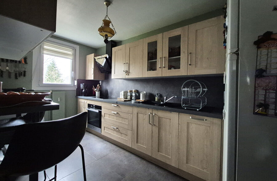 GRAND APPARTEMENT 2 CHAMBRES AVEC BALCON CENTRE VILLE