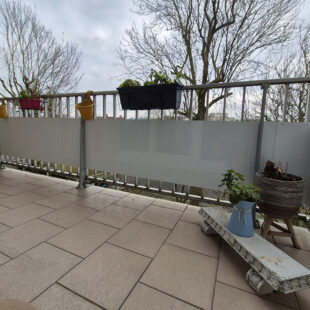 GRAND APPARTEMENT 2 CHAMBRES AVEC BALCON CENTRE VILLE