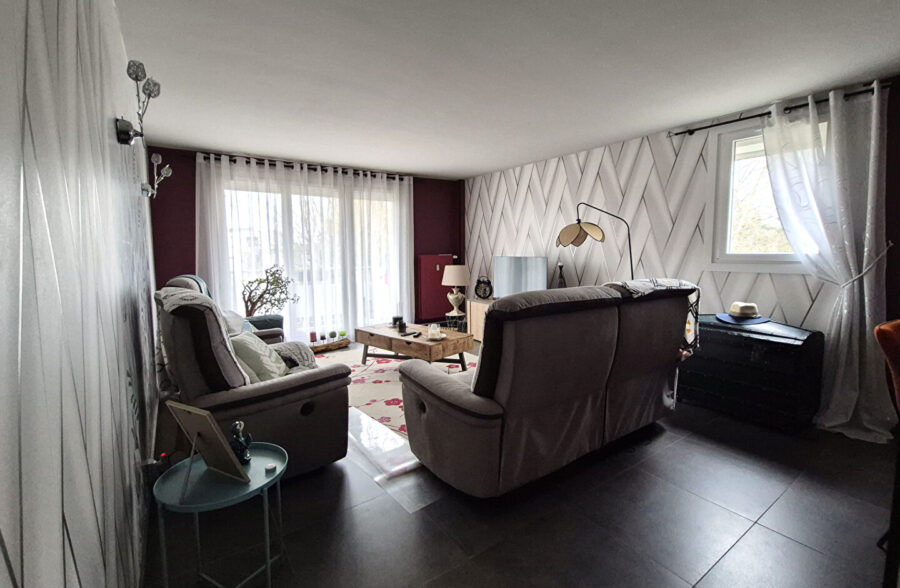 GRAND APPARTEMENT 2 CHAMBRES AVEC BALCON CENTRE VILLE