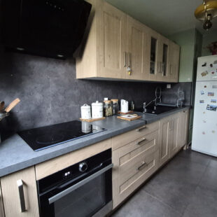 GRAND APPARTEMENT 2 CHAMBRES AVEC BALCON CENTRE VILLE