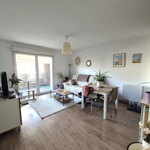 Magnifique T2 de 40 m², balcon de 13m² et place de parking VENDU LIBRE de toute occupation.