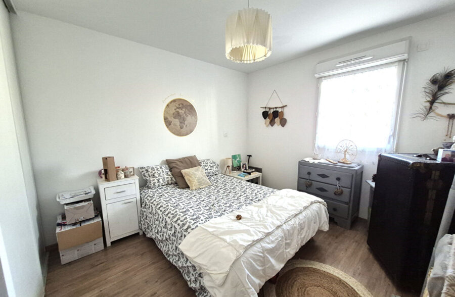 Magnifique T2 de 40 m², balcon de 13m² et place de parking VENDU LIBRE de toute occupation.