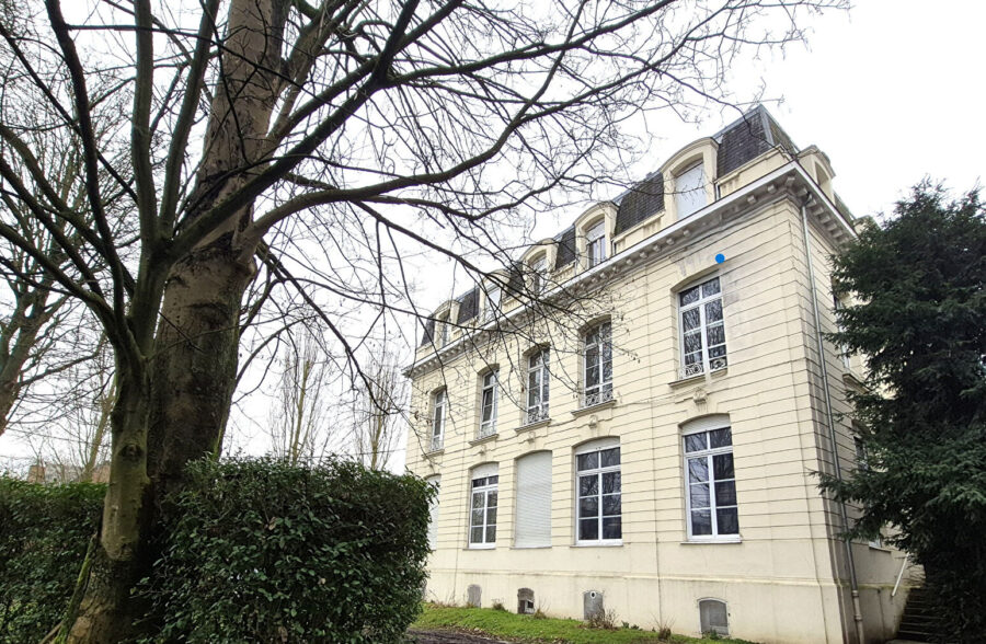 Studio dans maison de Maître