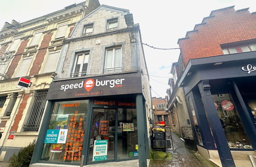 Immeuble de rapport avec local commercial et duplex loué