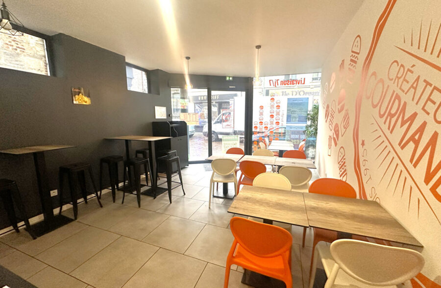 Immeuble de rapport avec local commercial et duplex loué