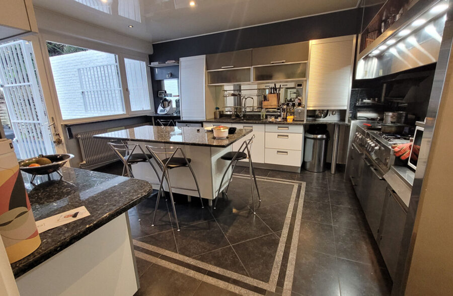 Maison Cambrai 15 pièce(s) 345 m2
