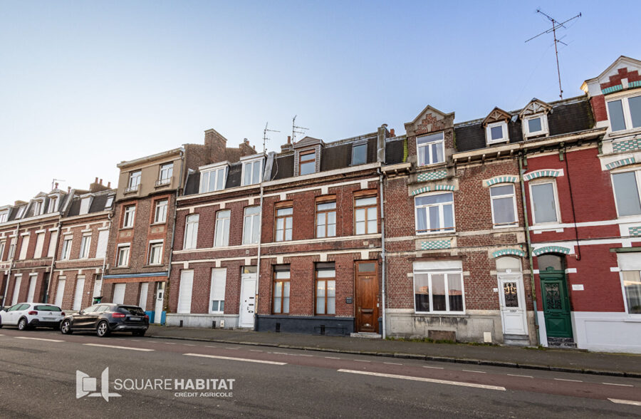 Maison de Charme avec Extérieur à Vendre – Parc JB Lebas Maison de Charme avec Extérieur à Vendre – Parc JB Lebas
