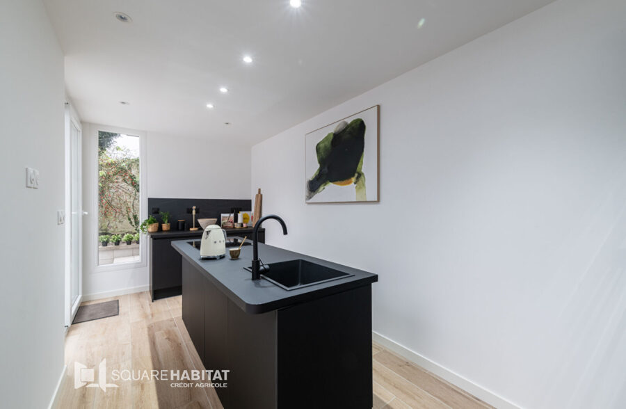Superbe maison rénovée avec soin – 4 chambres proche métro !