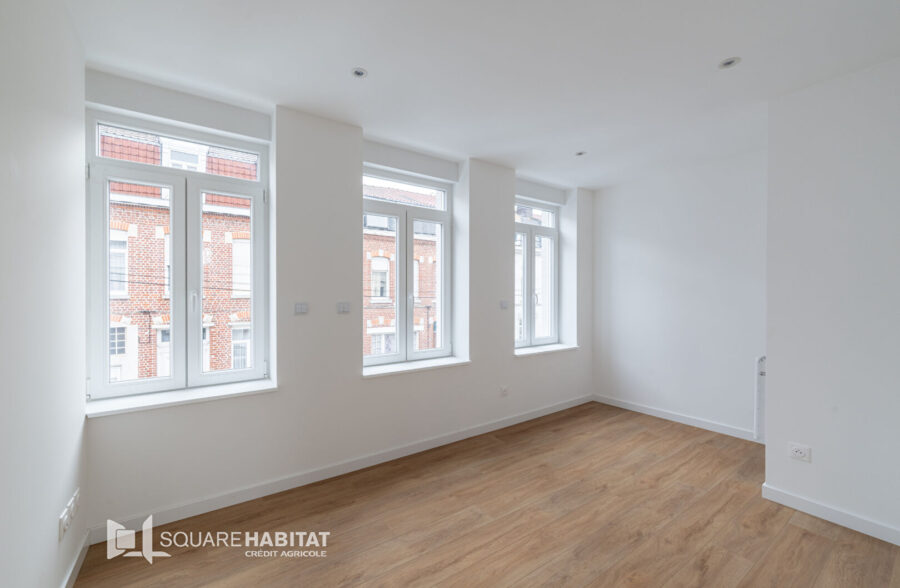 Superbe maison rénovée avec soin – 4 chambres proche métro !