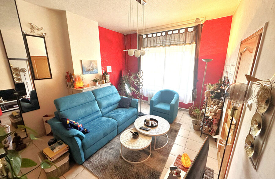 Maison de ville sans travaux avec jardin et véranda