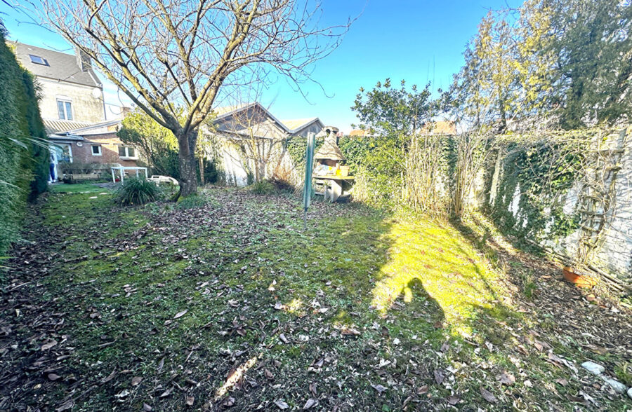 Maison de ville sans travaux avec jardin et véranda