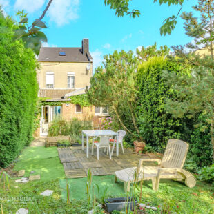 Maison de ville sans travaux avec jardin et véranda