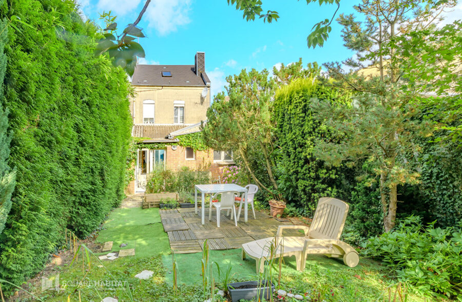 Maison de ville sans travaux avec jardin et véranda