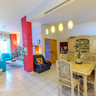 Maison de ville sans travaux avec jardin et véranda