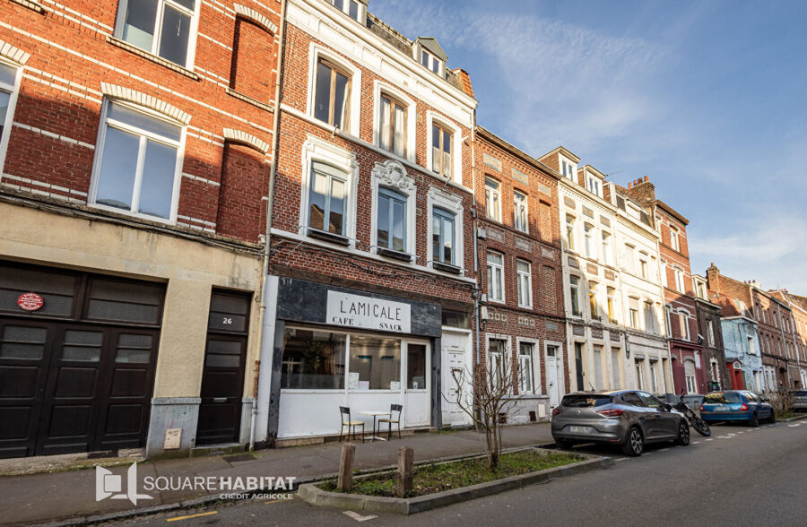 EXCLUSIVITE / LILLE MOULINS : TRIPLEX DE 47M² REFAIT A NEUF AVEC EXTERIEUR – IDEAL INVESTISSEMENT LOCATIF OU PREMIER ACHAT