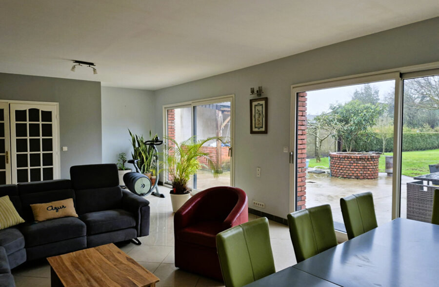 Maison avec volume et jardin / Garage