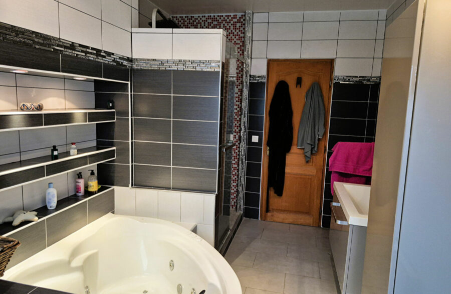 Maison avec volume et jardin / Garage