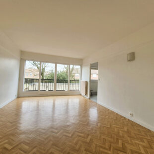Appartement  Type 3  avec garage en rez- de -chaussée.