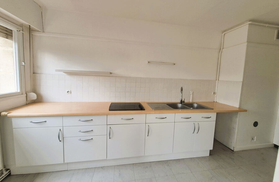Appartement  Type 3  avec garage en rez- de -chaussée.