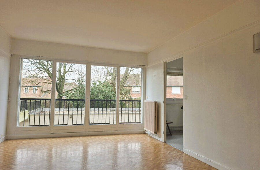 Appartement  Type 3  avec garage en rez- de -chaussée.