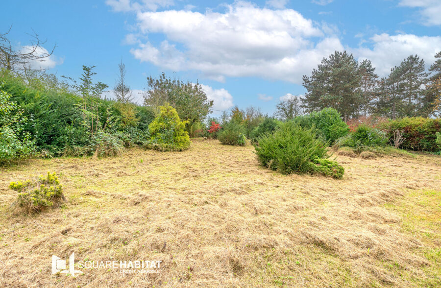 MAISON INDIVIDUEL DE 183 M²  EN SEMI PLAIN PIED  Sous compromis 