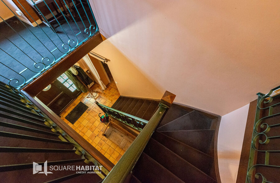 MAISON INDIVIDUEL DE 183 M²  EN SEMI PLAIN PIED  Sous compromis 