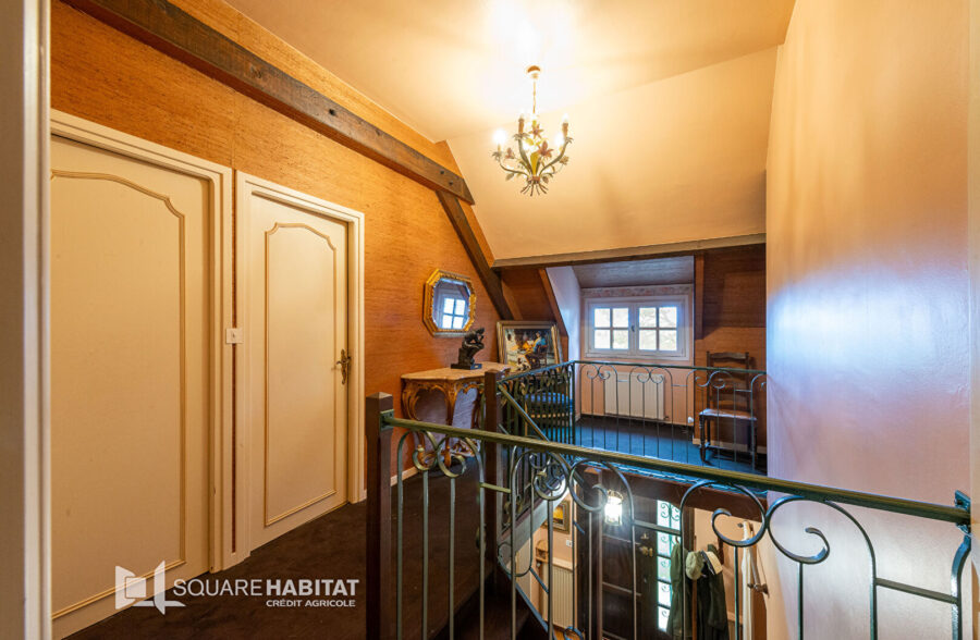 MAISON INDIVIDUEL DE 183 M²  EN SEMI PLAIN PIED  Sous compromis 