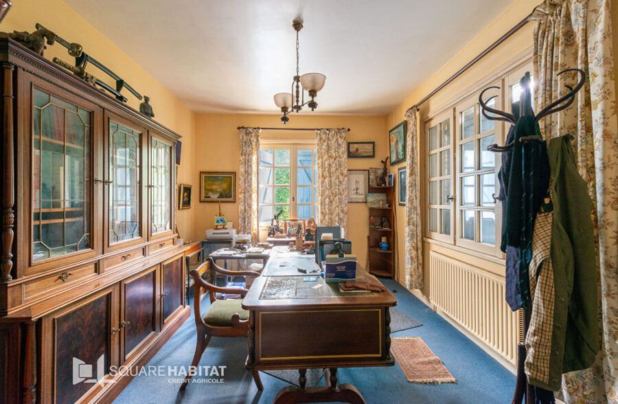 MAISON INDIVIDUEL DE 183 M²  EN SEMI PLAIN PIED  Sous compromis 