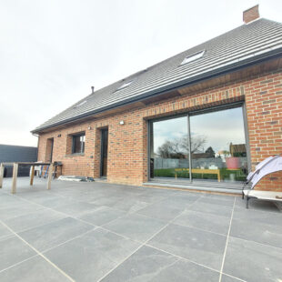 Maison individuelle 2015 | Grand garage | Terrain 861 m²